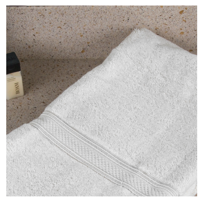Oxford Vicenza Bianco 27" x 54" 100% Ringspun Combed Cotton Bath Towel with Dobby Border 16 lb